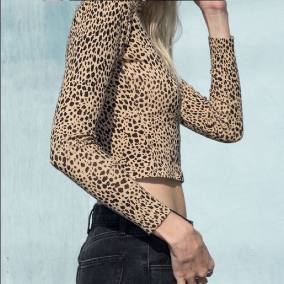 Brandy Melville Cheetah Turtleneck 